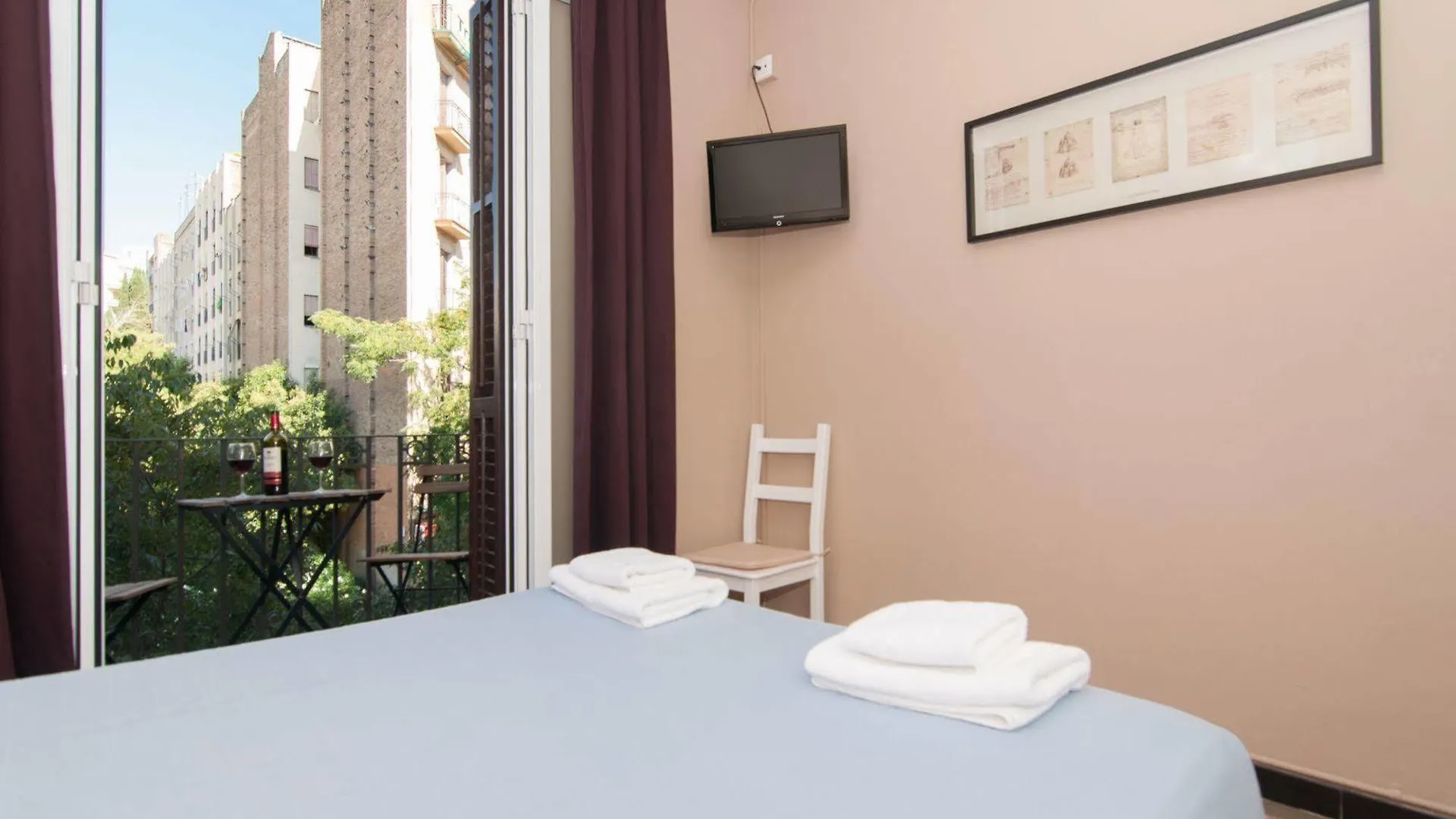 Bbarcelona Sagrada Familia Garden Apartment Spain